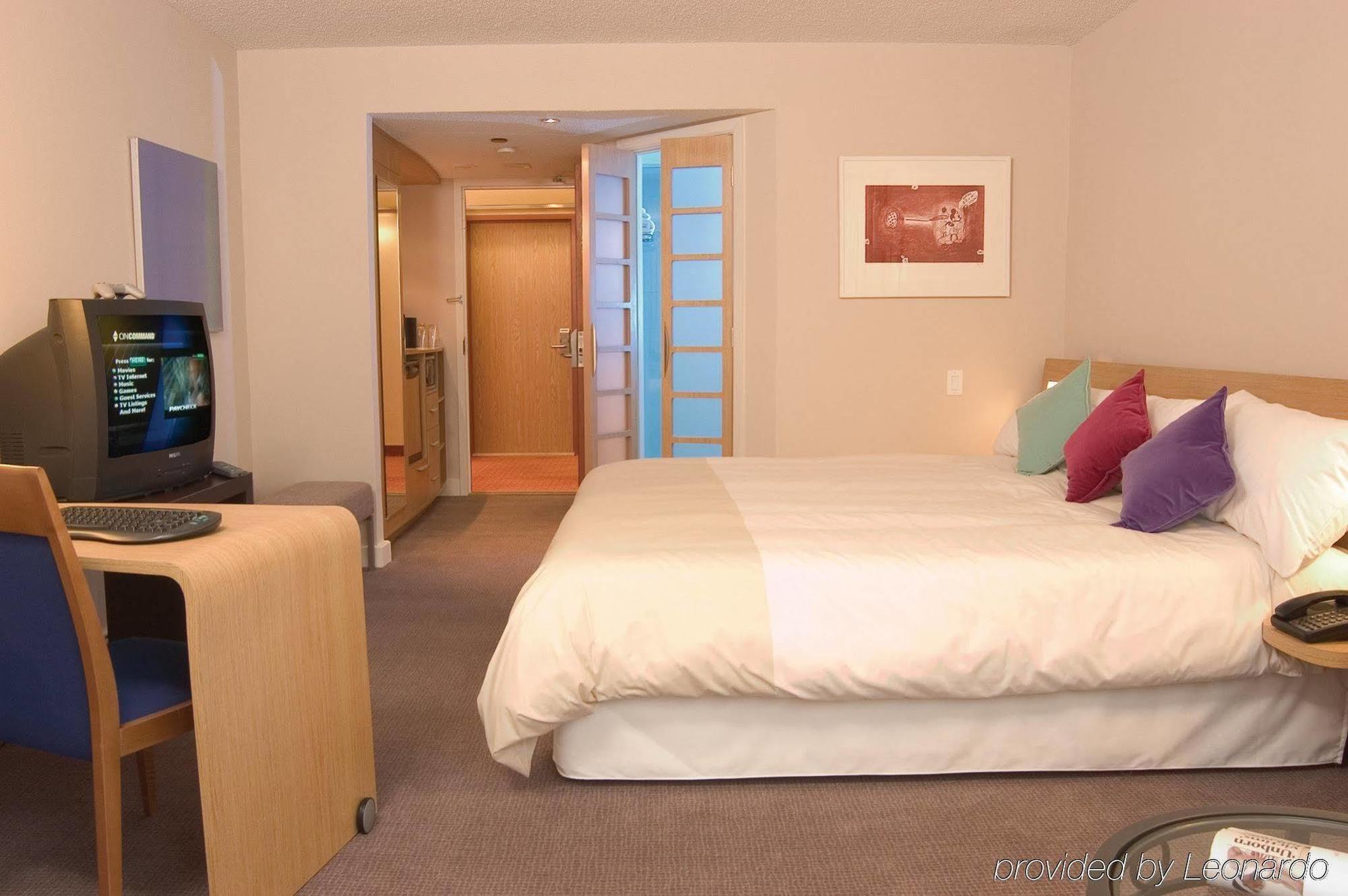 Delta By Marriott Toronto Hotel 3*