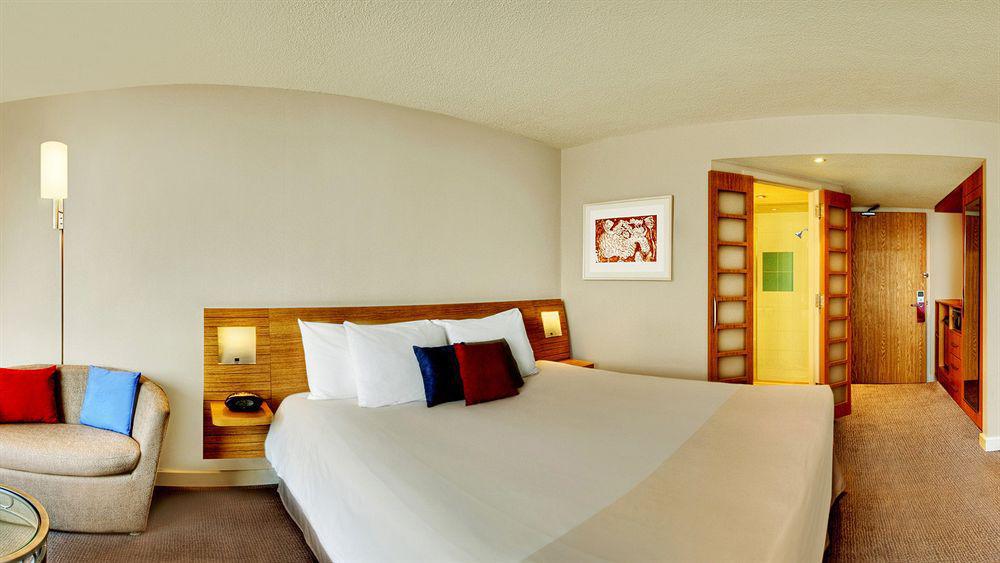 Hotel Delta By Marriott Toronto