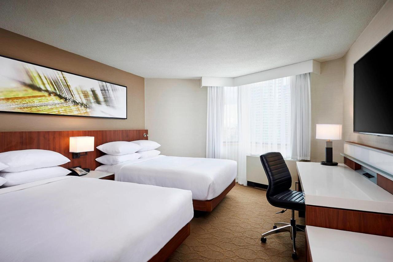 Delta By Marriott Toronto Hotel 3*