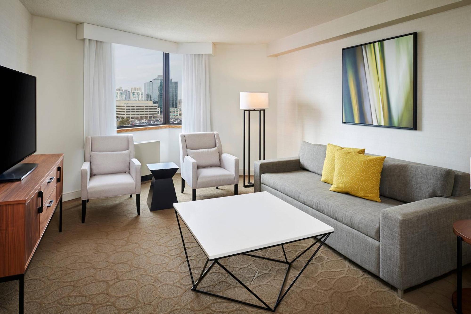 Hotel Delta By Marriott Toronto 3*