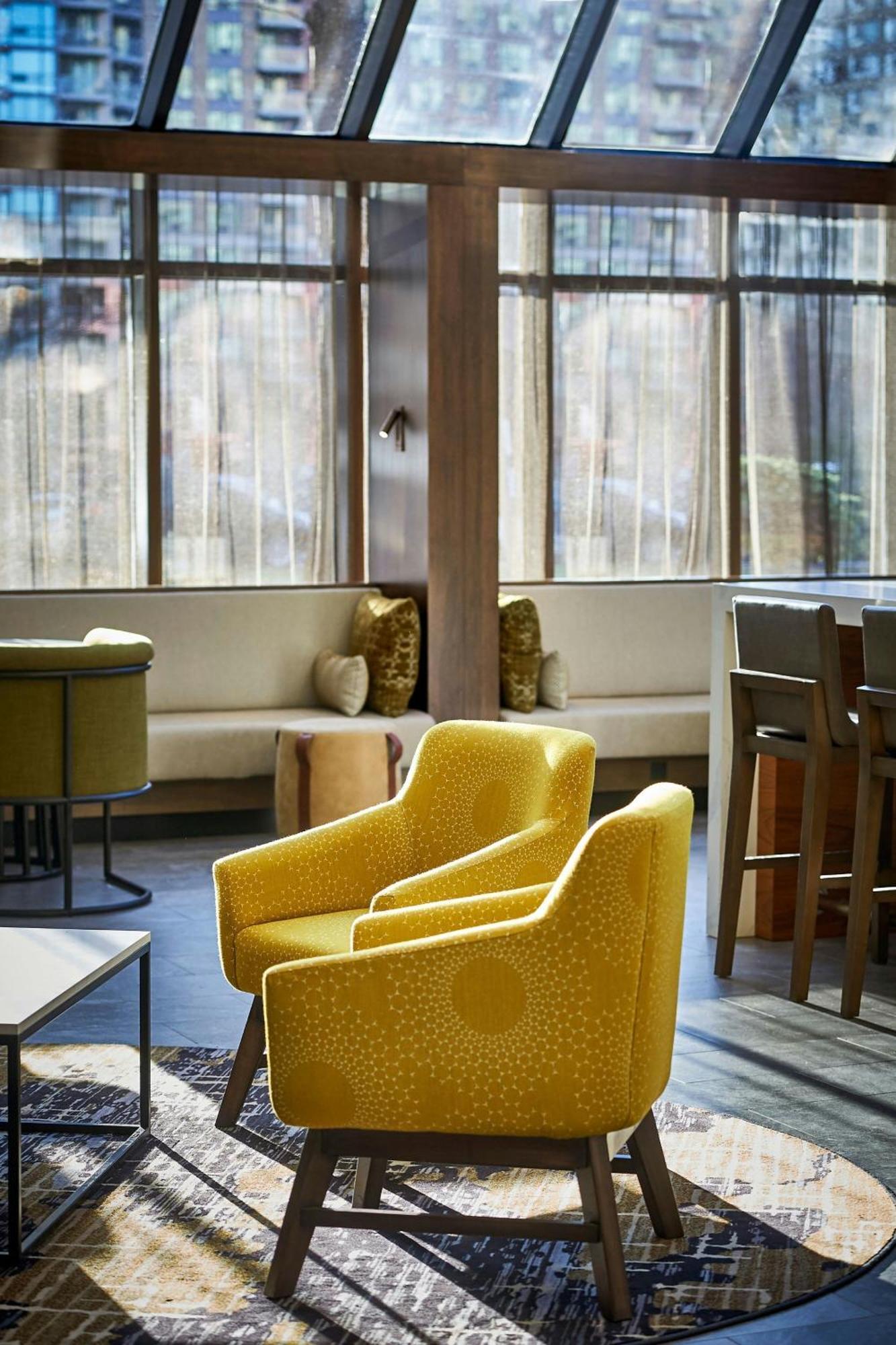 Hotel Delta By Marriott Toronto 3*