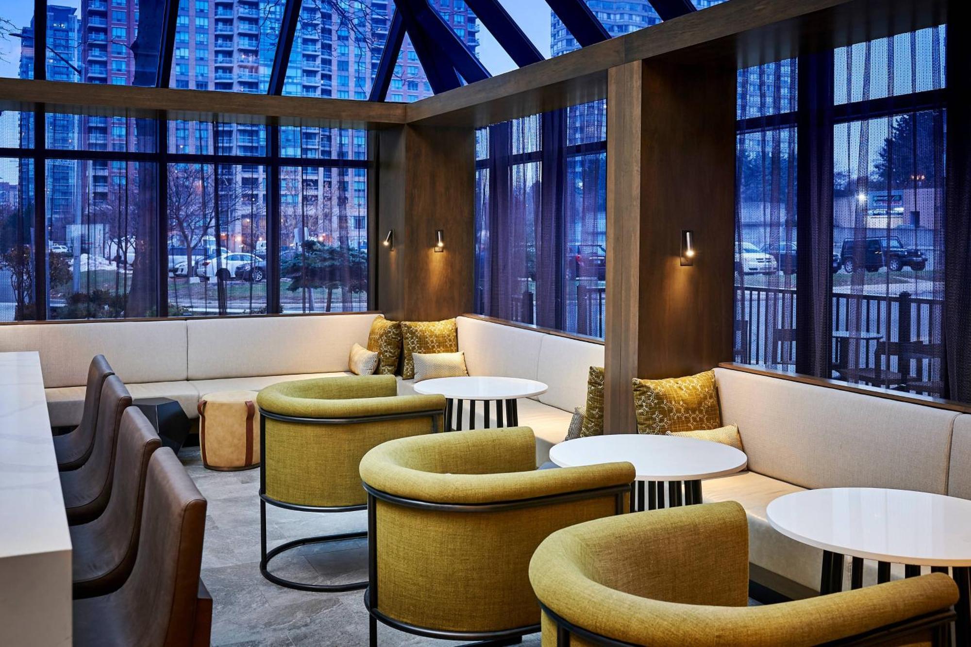 Hotel Delta By Marriott Toronto