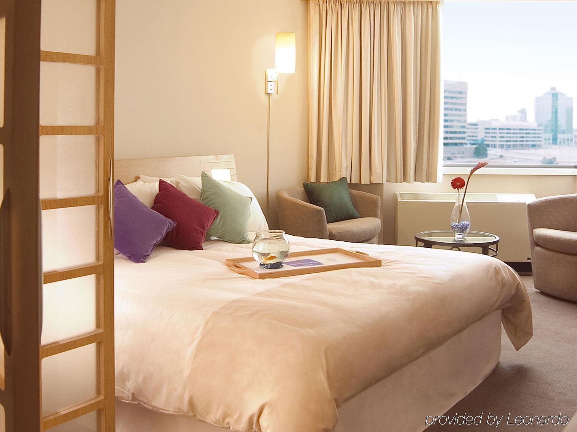 Delta By Marriott Toronto Hotel 3*