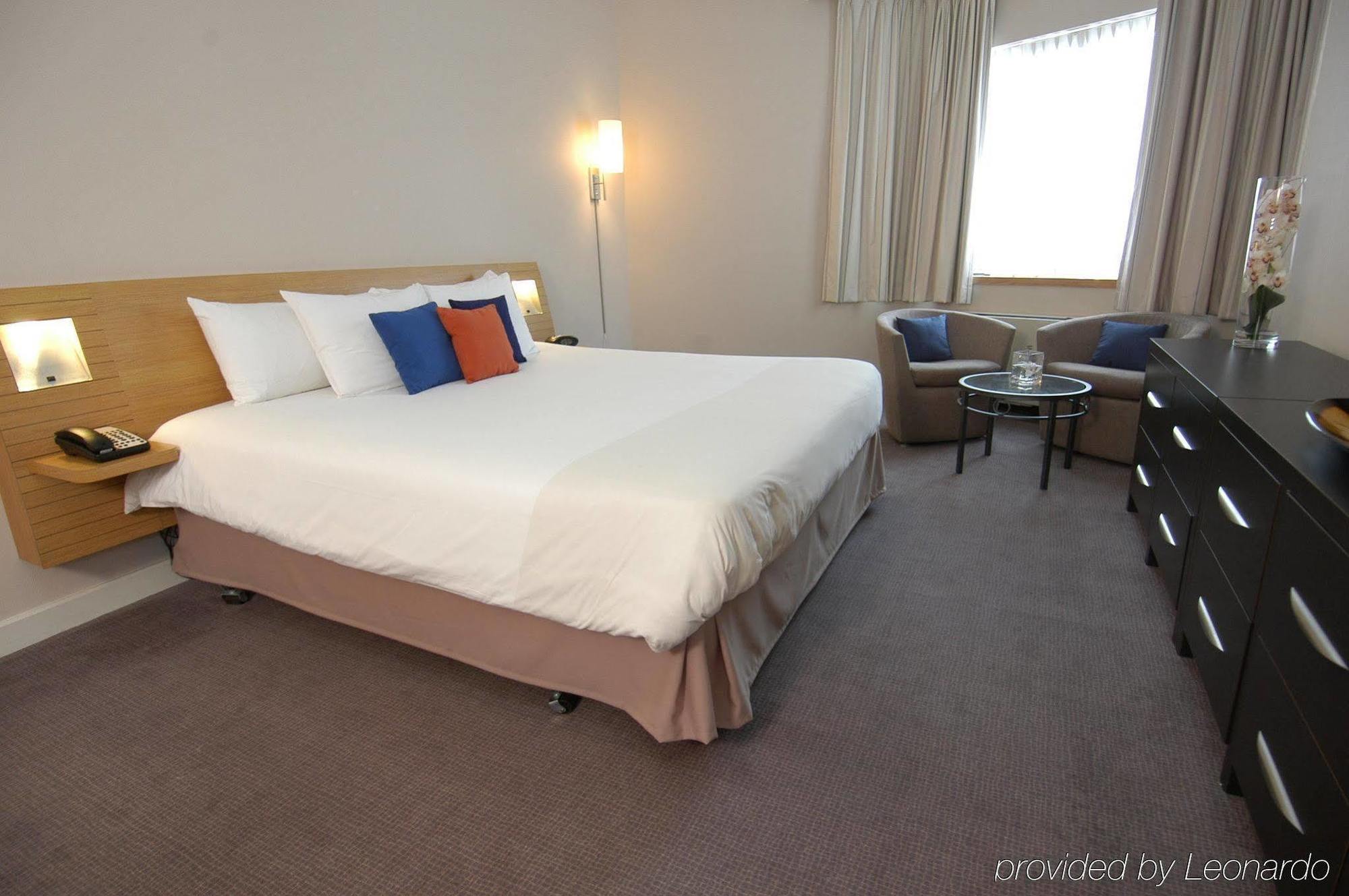 Hotel Delta By Marriott Toronto 3*